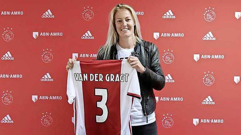 stefanie terug naar Ajax